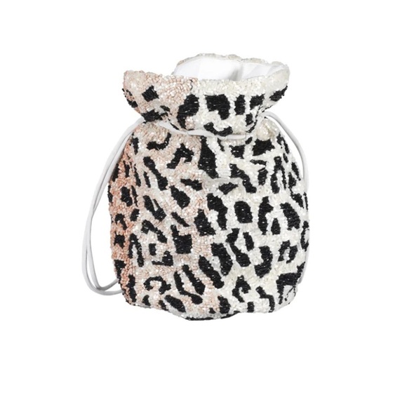 Hand Beaded Bag in Leopard
Ganni bag pouch crossbody sequins - Picture 4 of 10